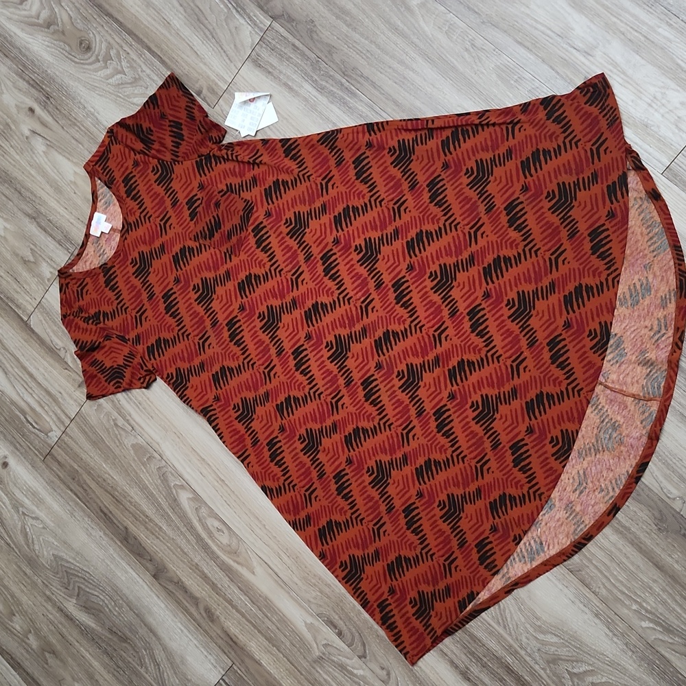 LuLaRoe Carly Short Sleeve High-Low Stretchy Swing Dress Orange Red Black Small
